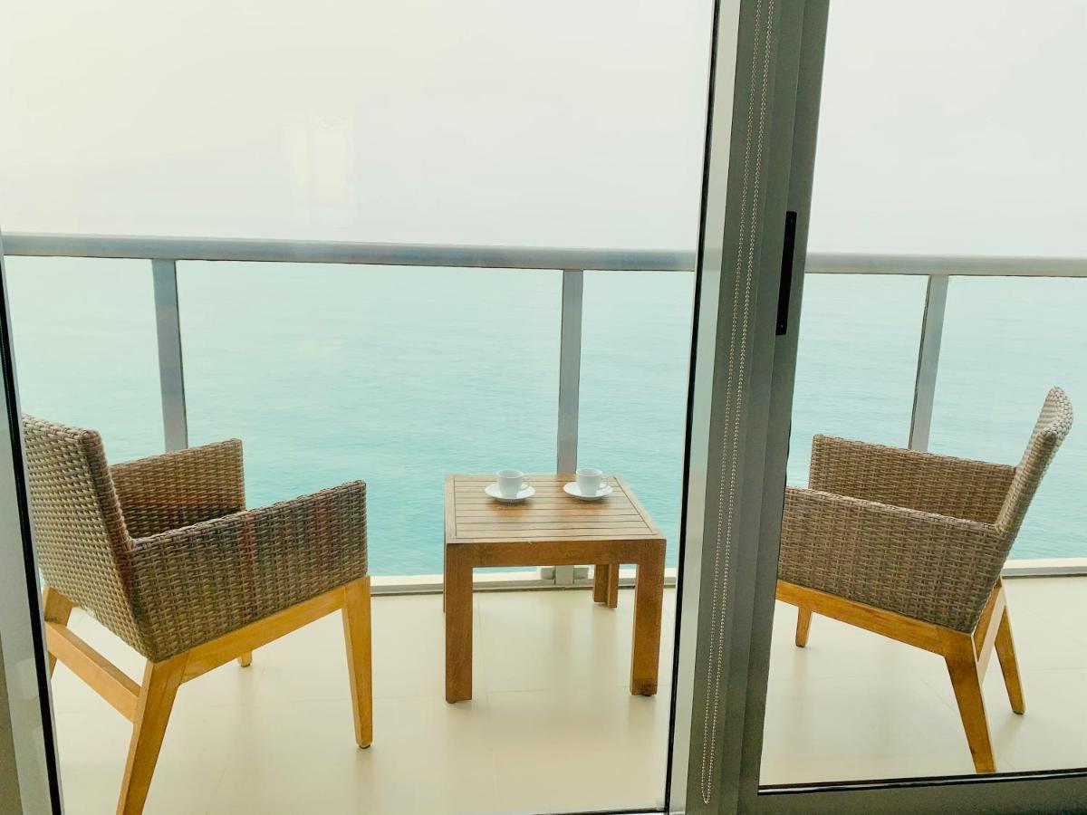 Luxurious 2 Bedroom Beachfront Apartment - Direct Seaview Ρας Αλ Χαιμά Εξωτερικό φωτογραφία