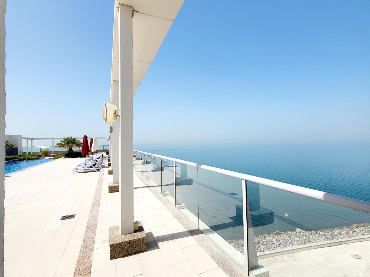 Luxurious 2 Bedroom Beachfront Apartment - Direct Seaview Ρας Αλ Χαιμά Εξωτερικό φωτογραφία