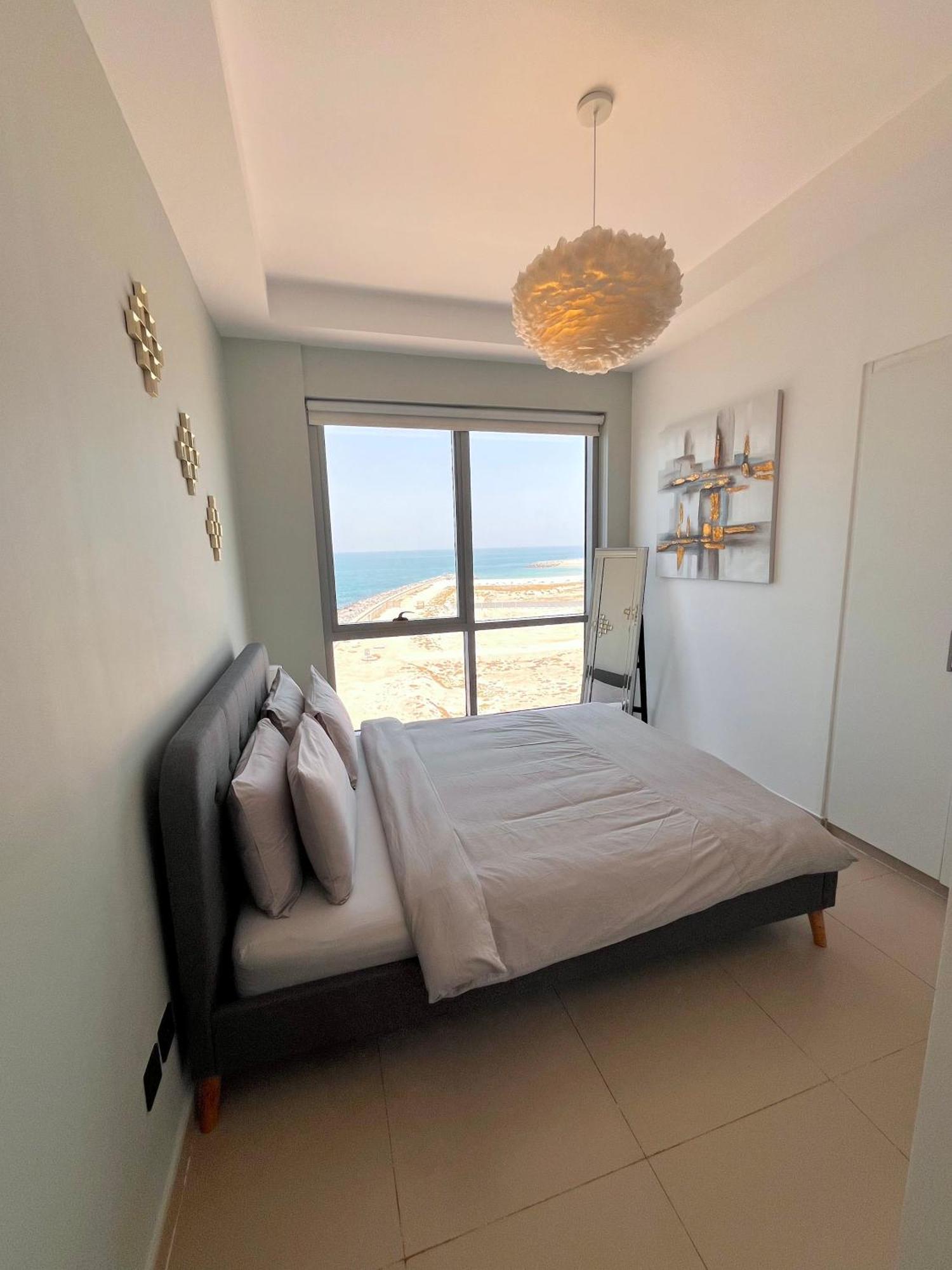 Luxurious 2 Bedroom Beachfront Apartment - Direct Seaview Ρας Αλ Χαιμά Εξωτερικό φωτογραφία